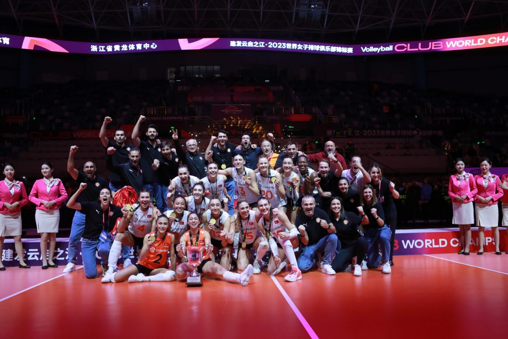 Dünyanın Zirvesindeki ‘Türk Finali’nde Şampiyon Eczacıbaşı Dynavit